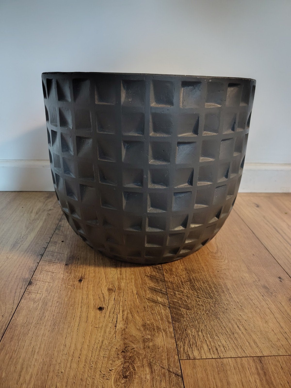 Mooie grijze Intratuin bloempot, binnen + buiten, 32cm, 25 tot 40 cm, Kunststof, Rond, Binnen
