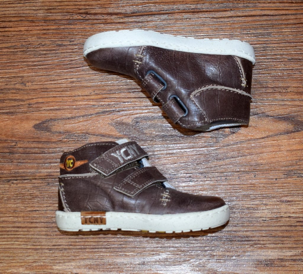 Yellow Cab - leren klittenband schoentjes Brown - maat 22, Schoenen, Nieuw, Ophalen of Verzenden, Jongen