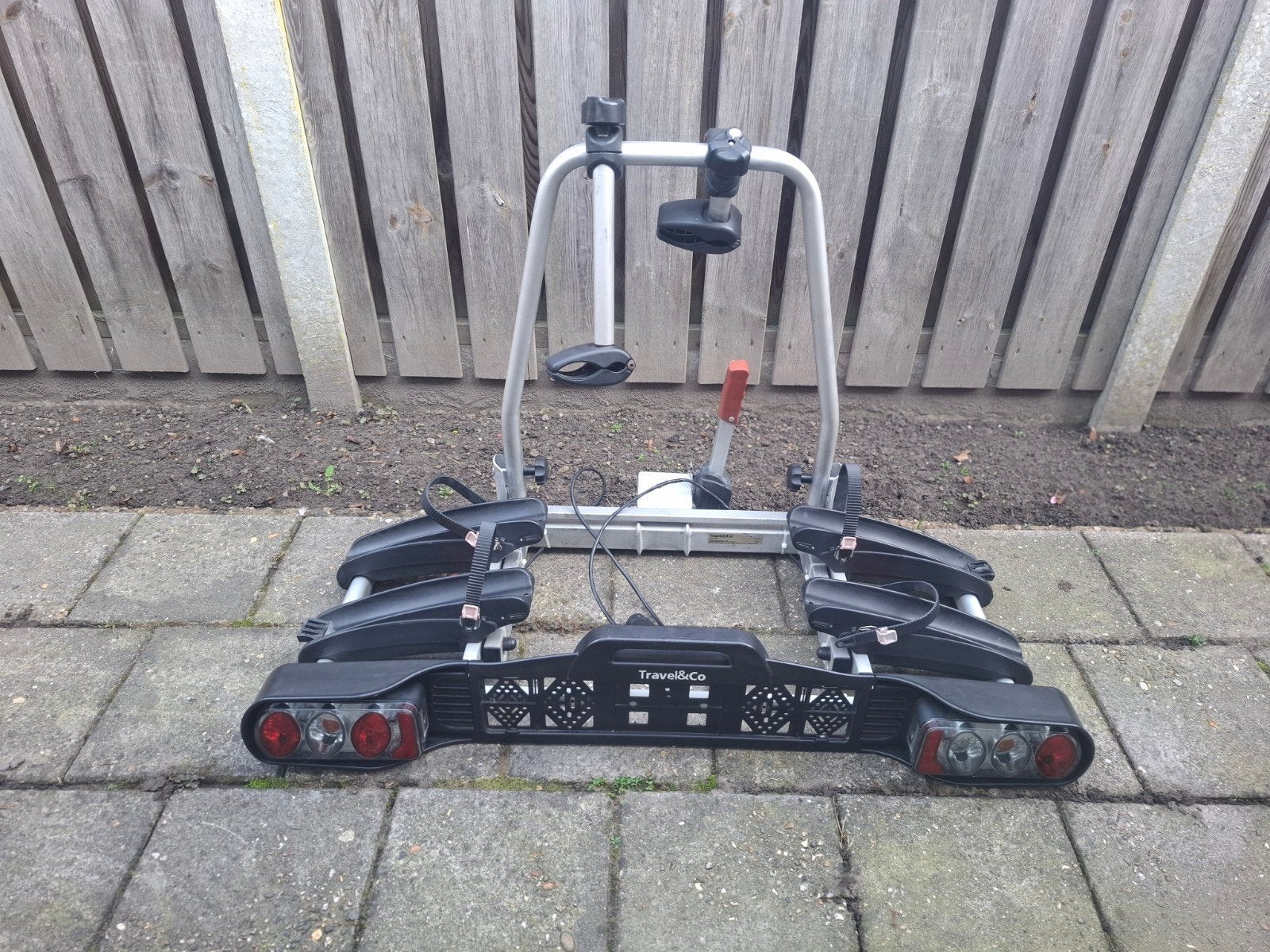 travel & co fietsendrager

travel & co fietsendrager

Inklap, Ophalen, Gebruikt, 2 fietsen, Trekhaakdrager