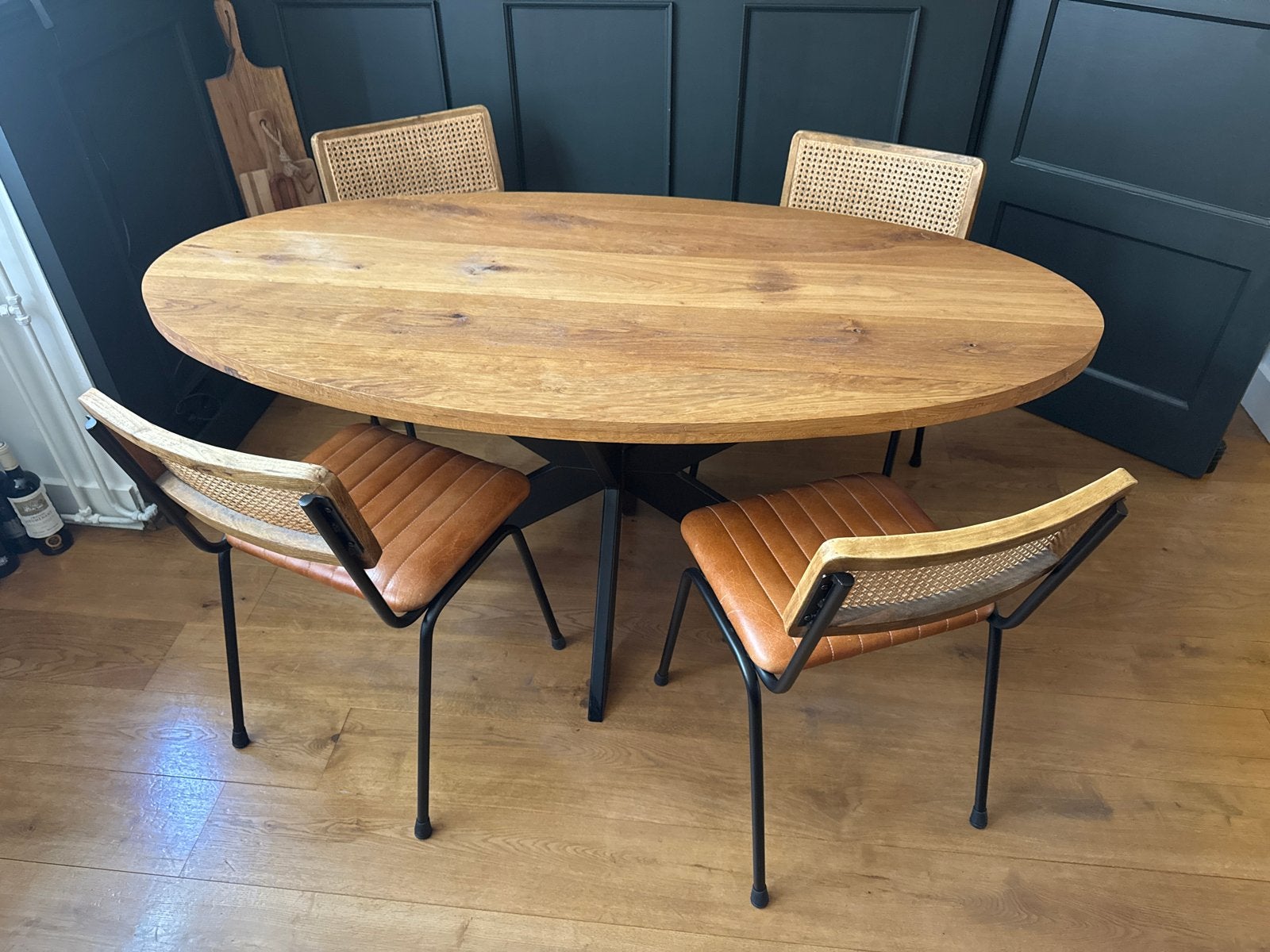 Eikenhout ovale eettafel met 4 stoelen, Ophalen, 100 tot 150 cm, Eikenhout, Zo goed als nieuw