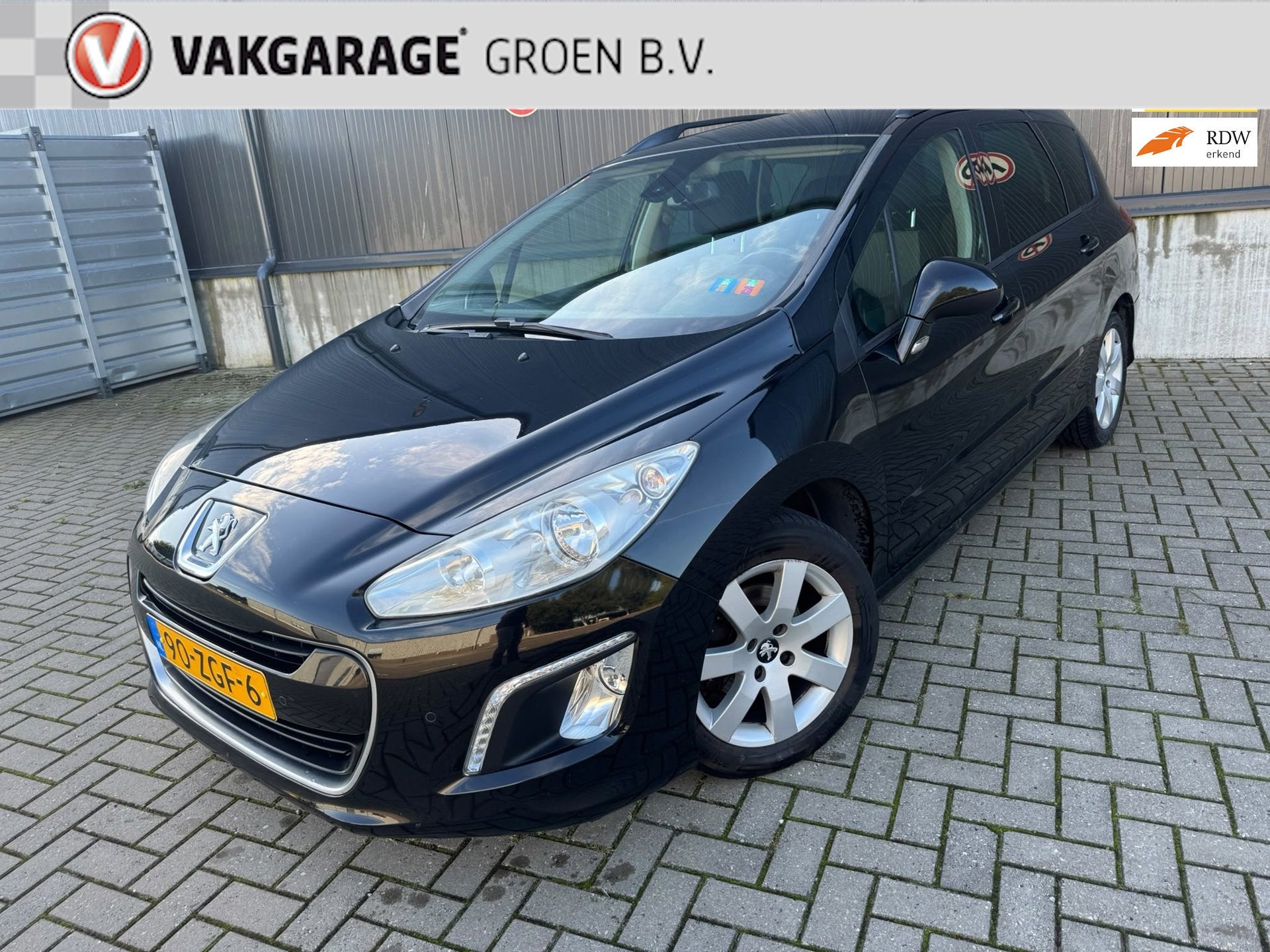 Peugeot 308 SW 1.6 e-HDi Active / climate / cruise / navi /, Voorwielaandrijving, Euro 5, Gebruikt, Zwart