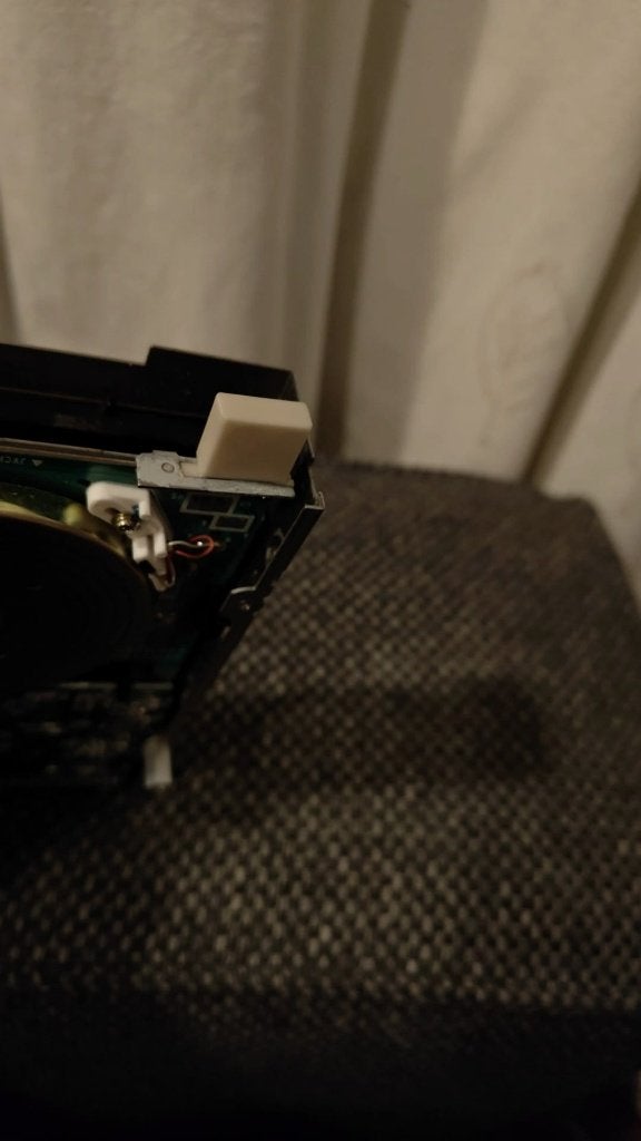 Amiga Diskdrive Knopje - Eject Button Replacement Part, Computers en Software, Vintage Computers, Verzenden