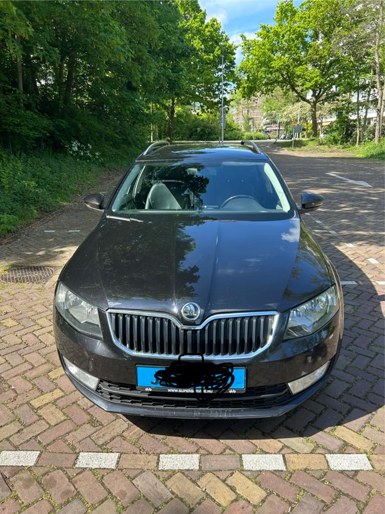 Skoda Octavia 1.6 TDI 81KW Comdi DSG 2016 Zwart TAXI KLAAR, 4 cilinders, USB, Zwart, Stationwagon