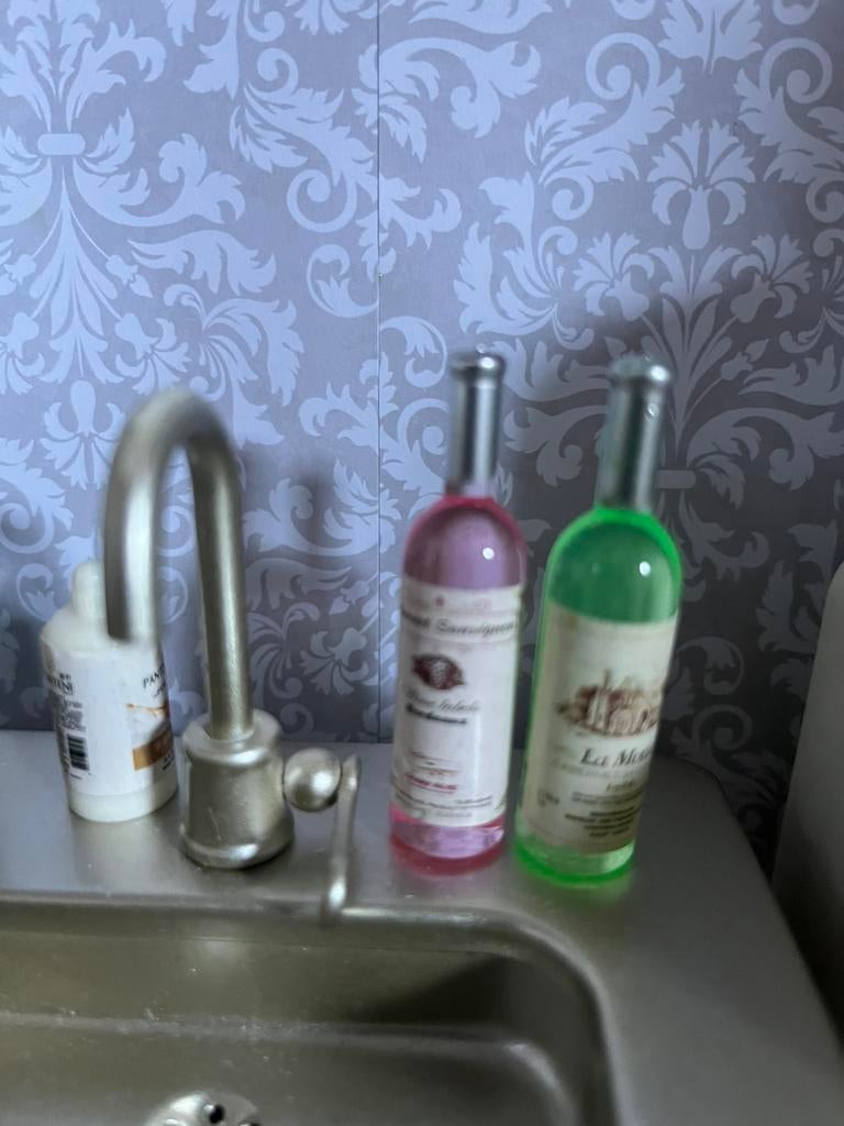 Flessen wijn voor bij maileg inclusief verzendkosten, Verzamelen, Poppenhuizen en Toebehoren, Ophalen of Verzenden, Zo goed als nieuw