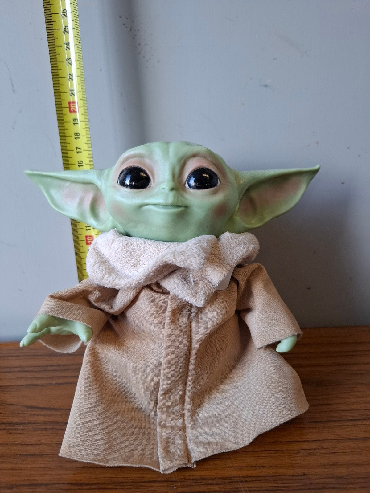 Baby Yoda Grogu Mandalorian pop met geluid, Ophalen of Verzenden, Zo goed als nieuw