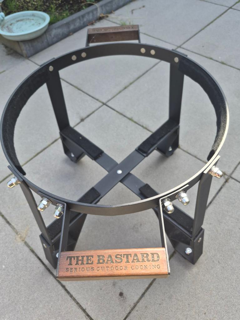 The Bastard verhoogde pootjes voor kamado, Ophalen, Gebruikt, The Bastard