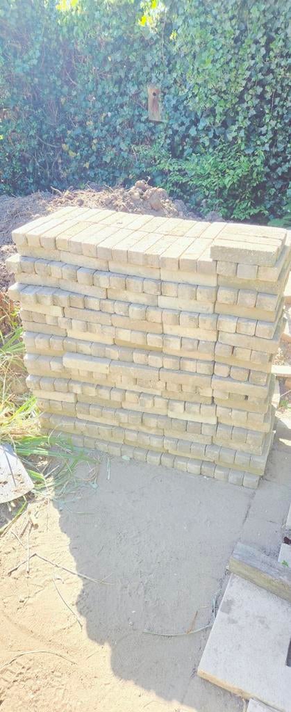 Gebruikte betonklinkers voor tuin of oprit en zand gratis, Tuin en Terras, Tegels en Klinkers, Ophalen, Gebruikt, Klinkers, 5 tot 10 m²