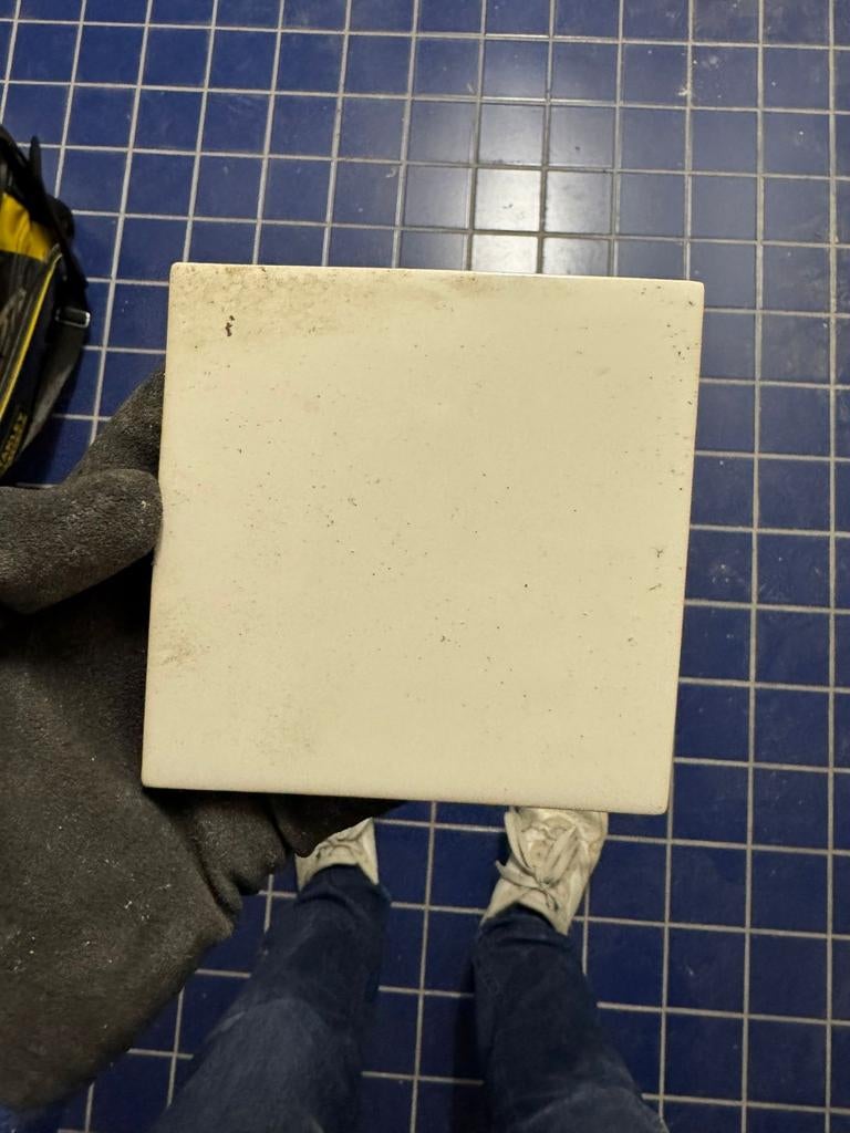 47 Kleine witte tegeltjes, Ophalen of Verzenden, Minder dan 5 m²