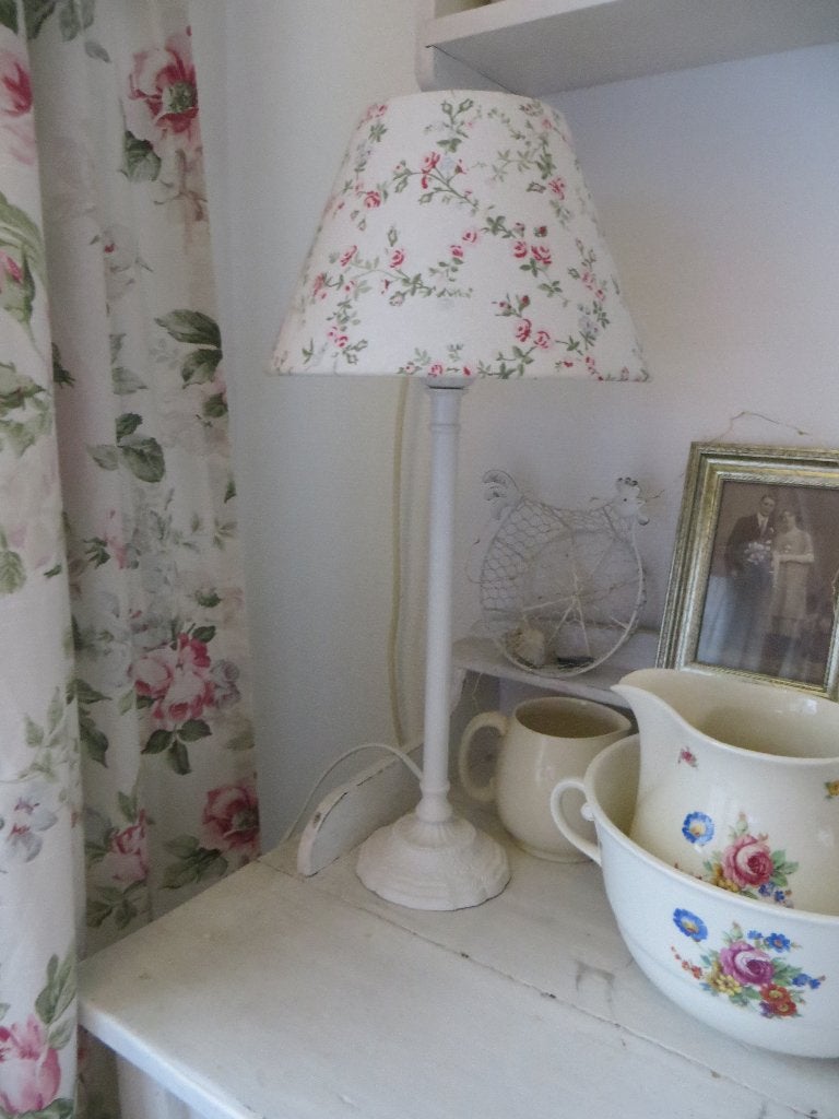 lamp/cath kidston/wit/landelijk/tafellamp/bloemen/AANBIEDING, Huis en Inrichting, Overige typen, Wit, Ophalen of Verzenden, Zo goed als nieuw