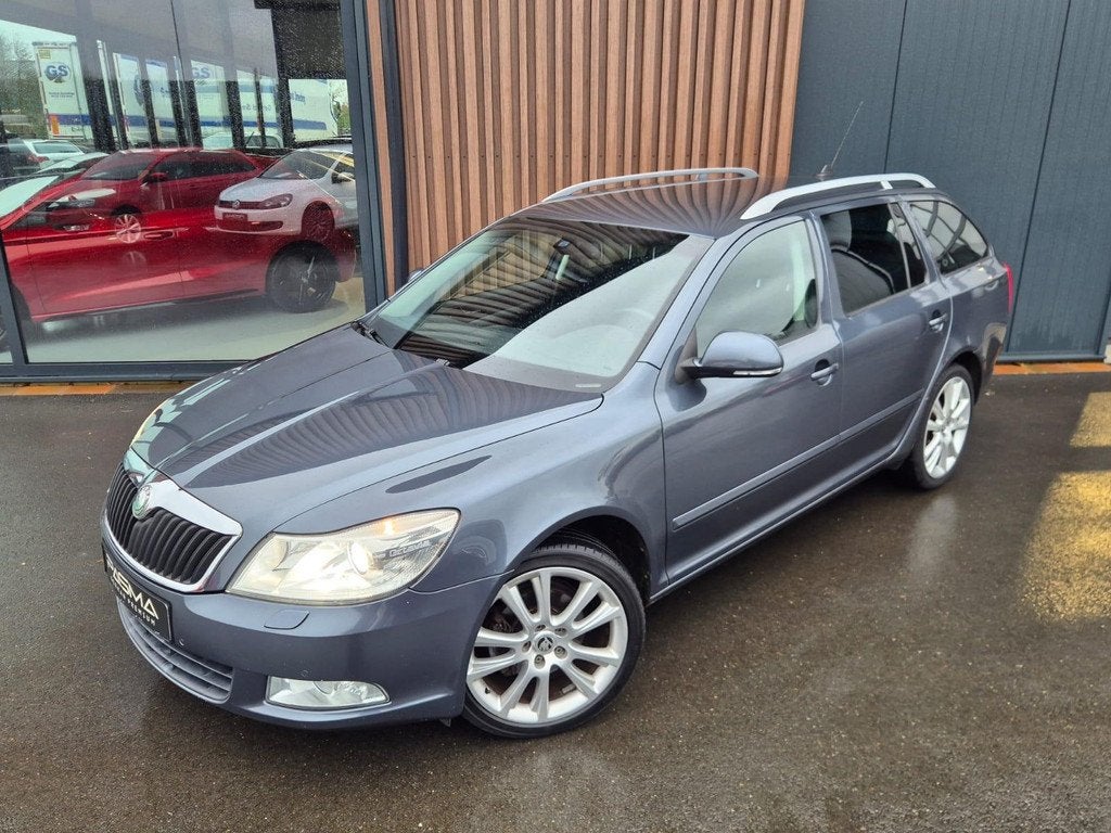 Skoda Octavia Combi 1.8 TSI Elegance Business Line Automaat, Auto's, Euro 5, Gebruikt, 4 cilinders, 160 pk