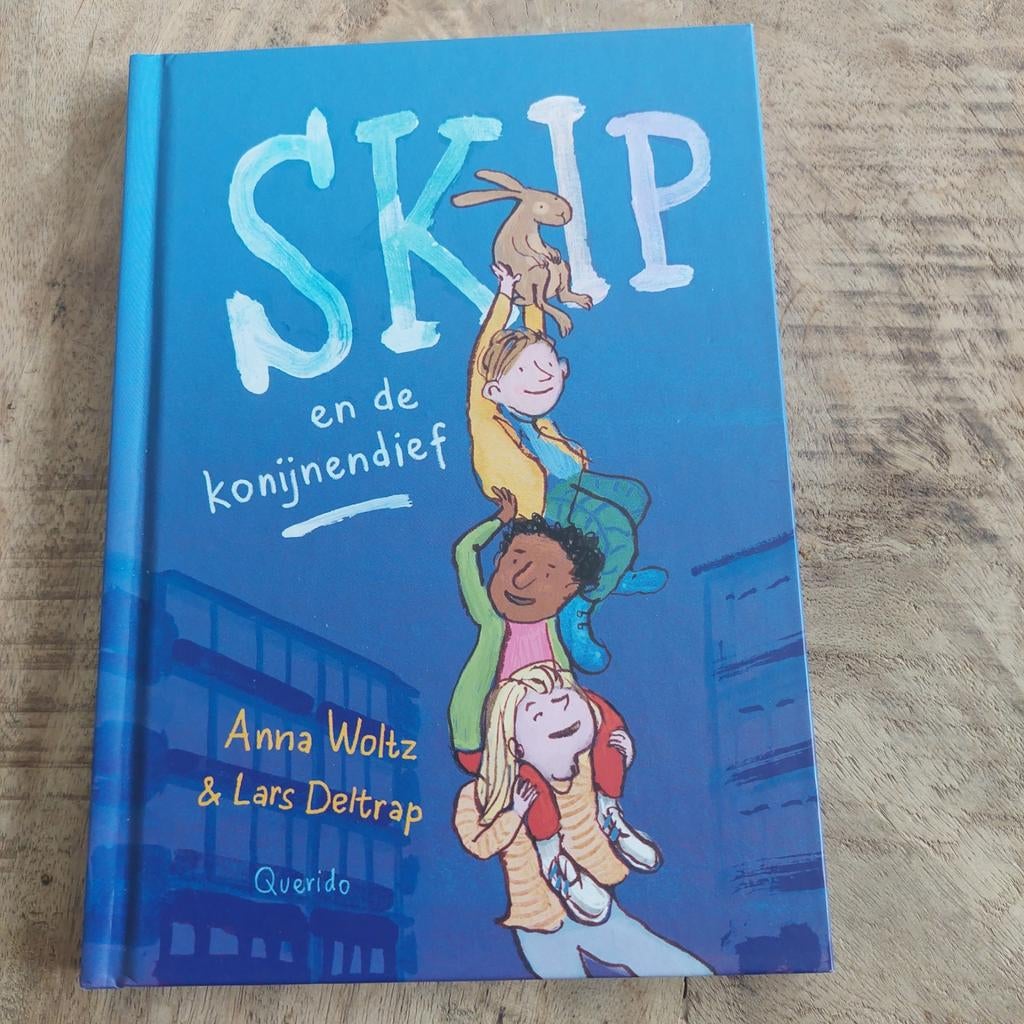 Anna Woltz - Skip en de konijnendief, Boeken, Ophalen of Verzenden, Zo goed als nieuw, Anna Woltz