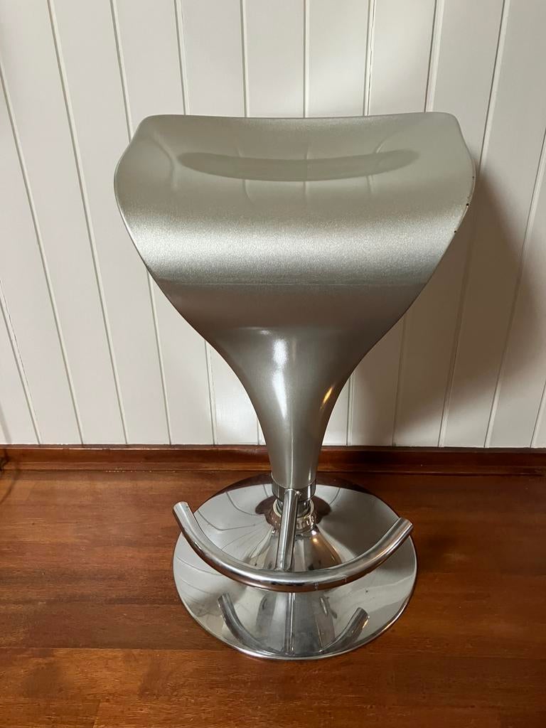 Vintage barkruk, Huis en Inrichting, Barkrukken, Kunststof, Gebruikt, 60 tot 90 cm, Ophalen of Verzenden
