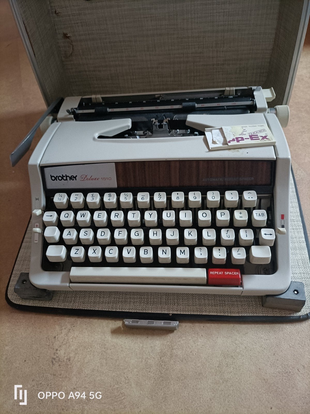 typemachine in originele koffer. Brother de luxe 1510, Diversen, Typemachines, Ophalen