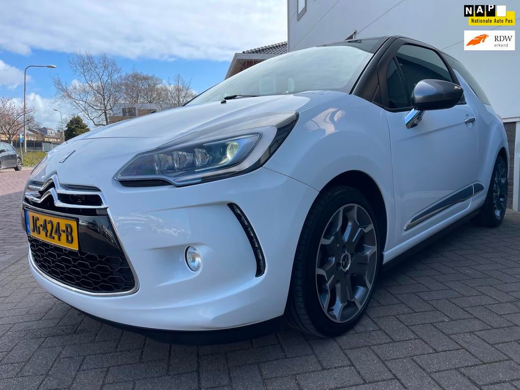 DS 3 1.2 PureTech So Chic/Automaat/Navi/Climate-c/Cruise-c/P, Auto's, DS, Gebruikt, Euro 6, 1199 cc, Lichtsensor