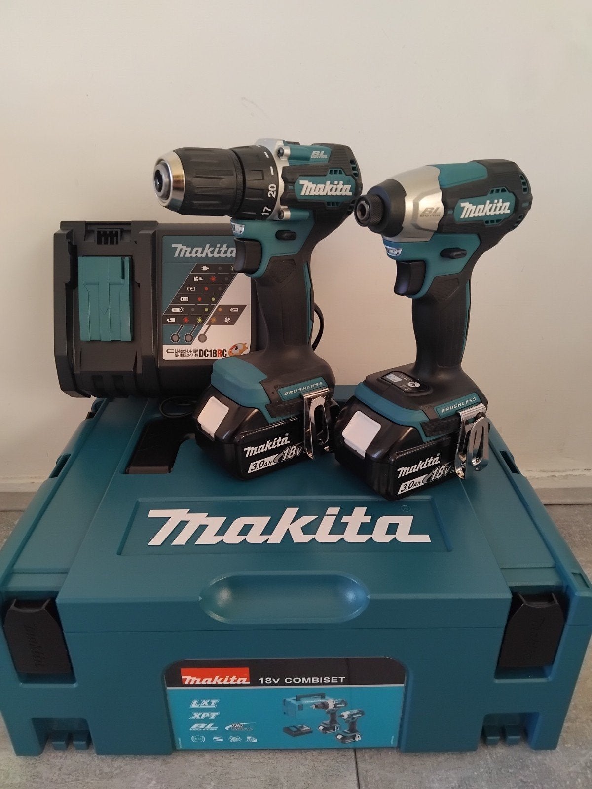 makita 18v combiset dhp487 schroefboor dtd157 ✅️Actie!!, Ophalen of Verzenden, Nieuw, Boor- en Schroefmachine, Variabele snelheid