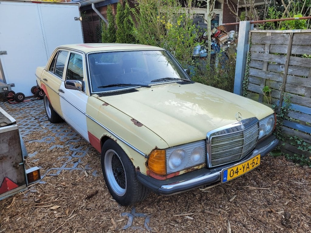 Mercedes-Benz W123 300D automaat 1977 2jaar APK, Auto's, Automaat, Achterwielaandrijving, 715 kg, 4 stoelen