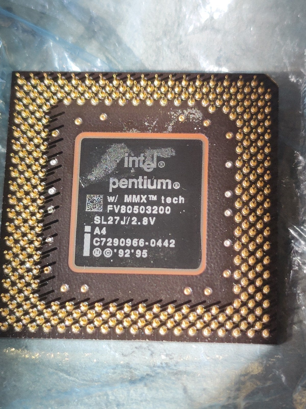 Intel Pentium MMX Processor FV80503200 SL27J/2.8V, Computers en Software, Intel Pentium MMX FV80503200 SL27J, Gebruikt, Minder dan 2 Ghz
