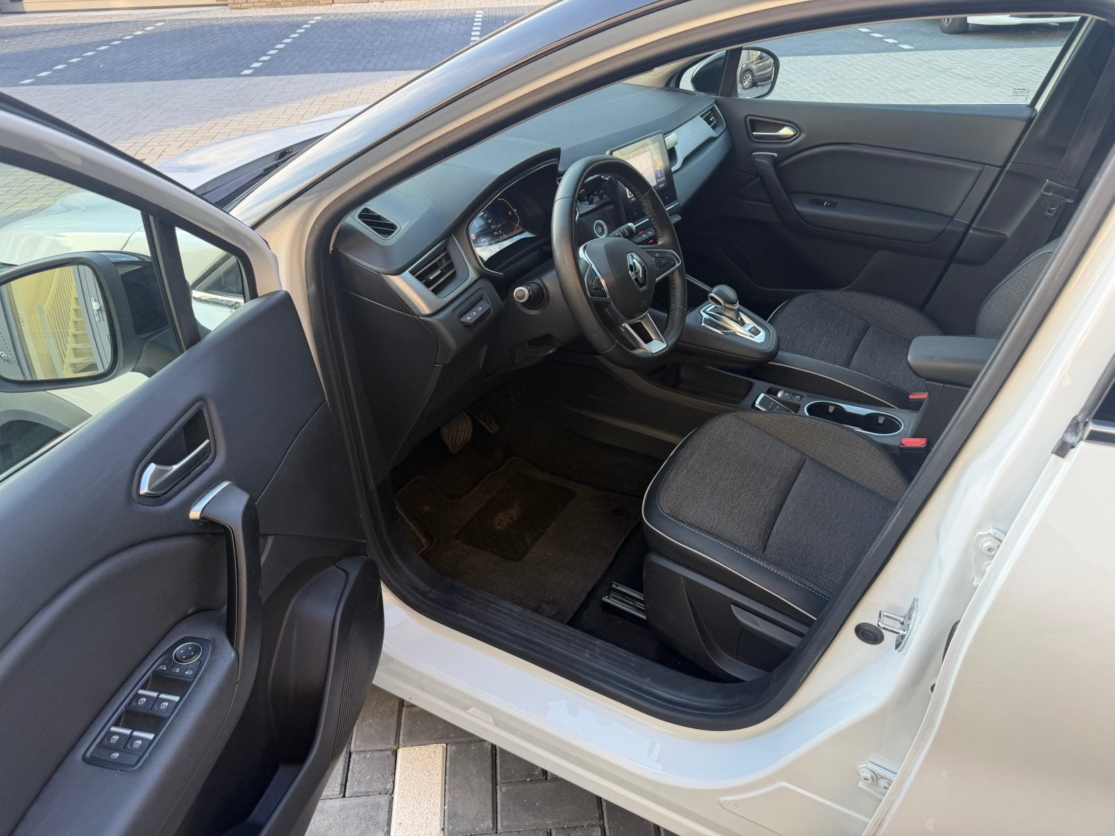 Foto 14 van Renault Captur TCe 130pk GPF EDC 2020 NAP Automaat Trekhaak