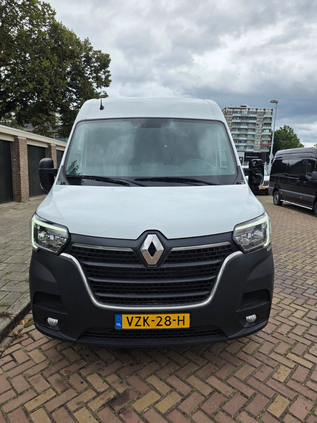 Renault Master GB 2.3 dCi 135pk L2h3 T35 FWD 2023 Wit, Auto's, Voorwielaandrijving, 136 pk, 4 cilinders, Renault