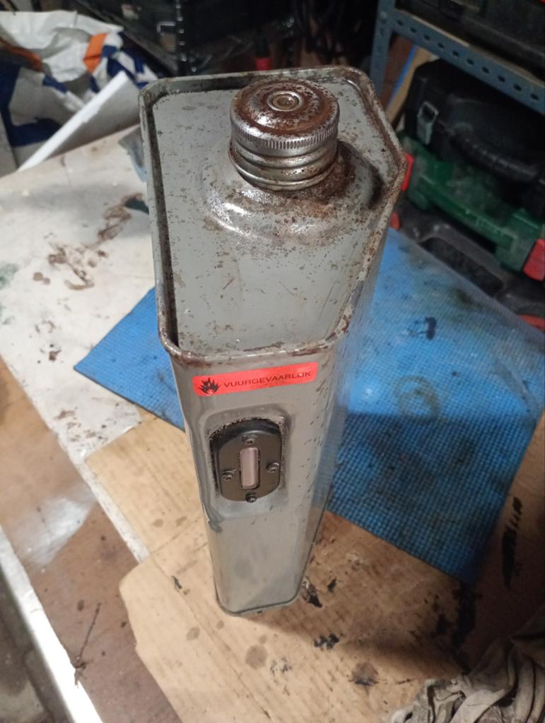 Petroleum tank, Huis en Inrichting, Kachels, Ophalen of Verzenden, Gebruikt, Overige brandstoffen, Petroleumkachel