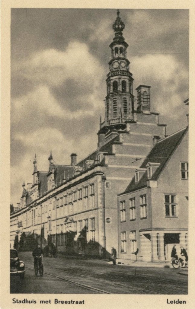 Leiden Stadhuis met Breestraat, Verzenden, 1940 tot 1960, Ongelopen, Zuid-Holland