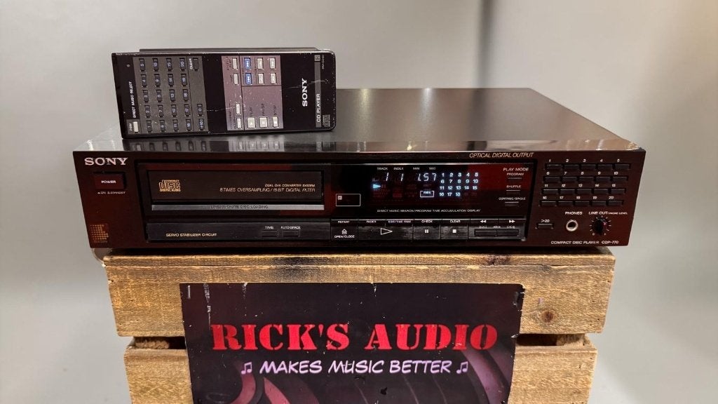 Sony CDP-770 Vintage CD-speler + Sony RM-D350 AB en GARANTIE, INCLUSIEF SONY RM-D350 AFSTANDSBEDIENING EN 3 MAANDEN GARANTIE, Gebruikt