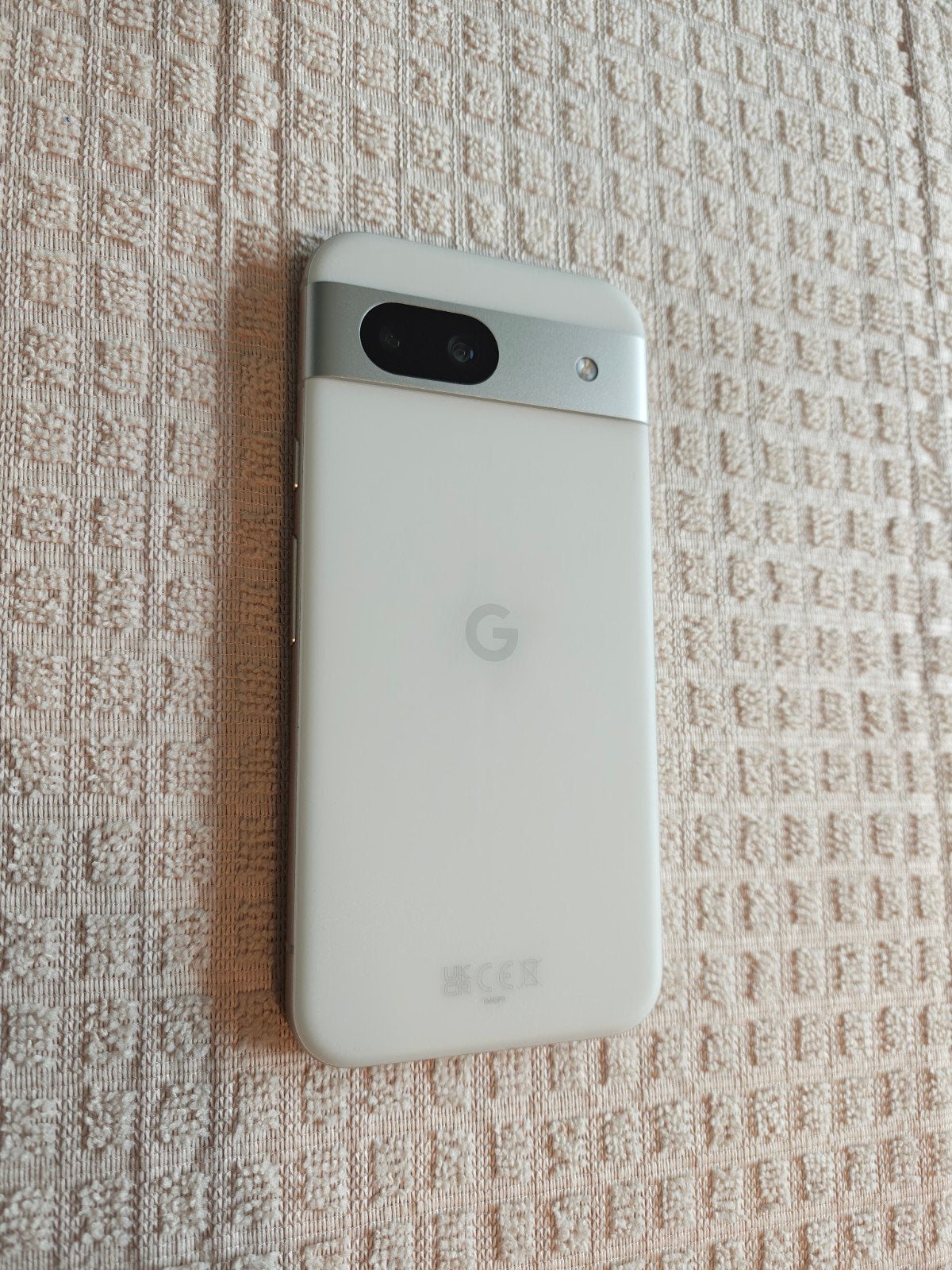 Google Pixel 8a 128GB | Porcelain | krasvrij | 92% accu, Gebruikt, Ophalen of Verzenden, Klassiek of Candybar, Zonder simlock