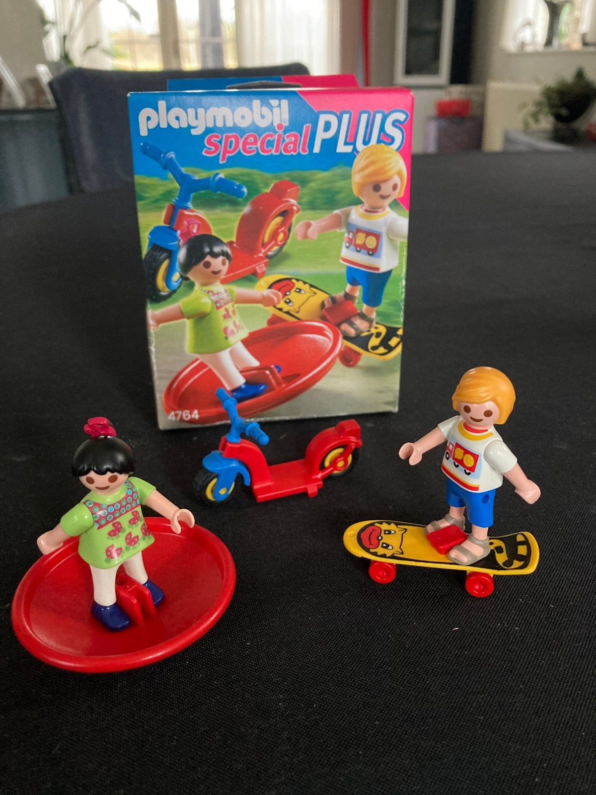 Playmobil kinderen met speeltoestellen 4764 + ovv, Kinderen en Baby's, Speelgoed | Playmobil, Ophalen of Verzenden, Zo goed als nieuw