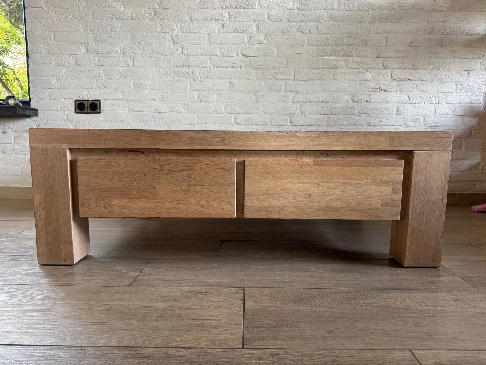 Robuuste eikenhouten salontafel met lades, Ophalen, Gebruikt, 100 tot 150 cm, Eikenhout