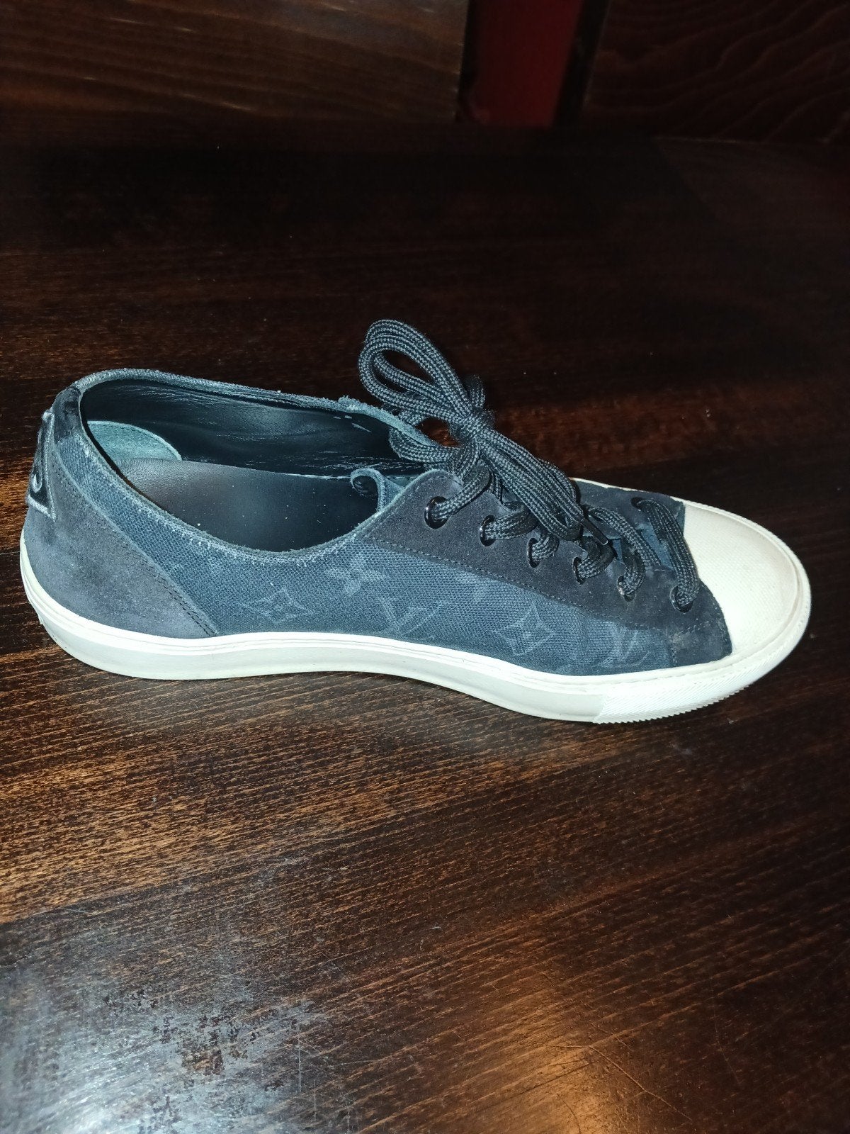 Louis Vuitton Sneakers - Maat 40 - Zwart, Kleding | Heren, Ophalen of Verzenden, Gedragen, Zwart