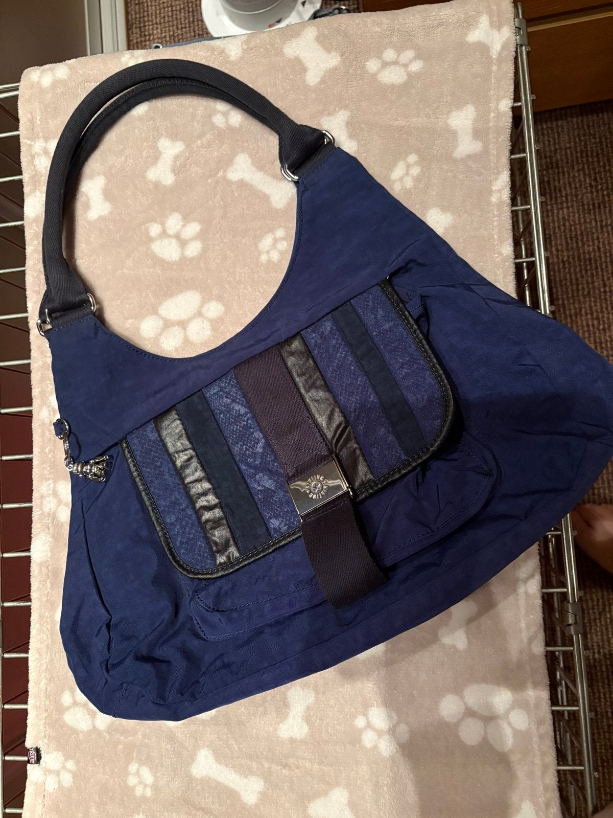 Zeer aparte Kipling tas zgan. NiET MEER TE KOOP, Sieraden, Tassen en Uiterlijk, Tassen | Damestassen, Ophalen of Verzenden, Zo goed als nieuw