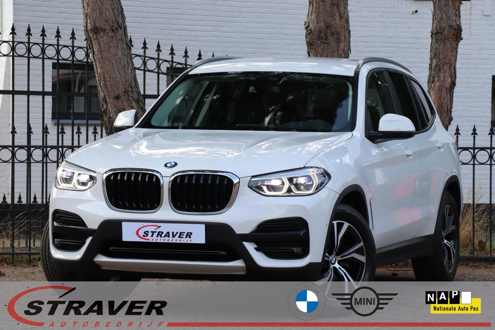 BMW X3 sDrive18d |Elektrisch wegklapbare trekhaak |Head-up, Auto's, Automaat, Dealer onderhouden, Euro 6, 4 cilinders