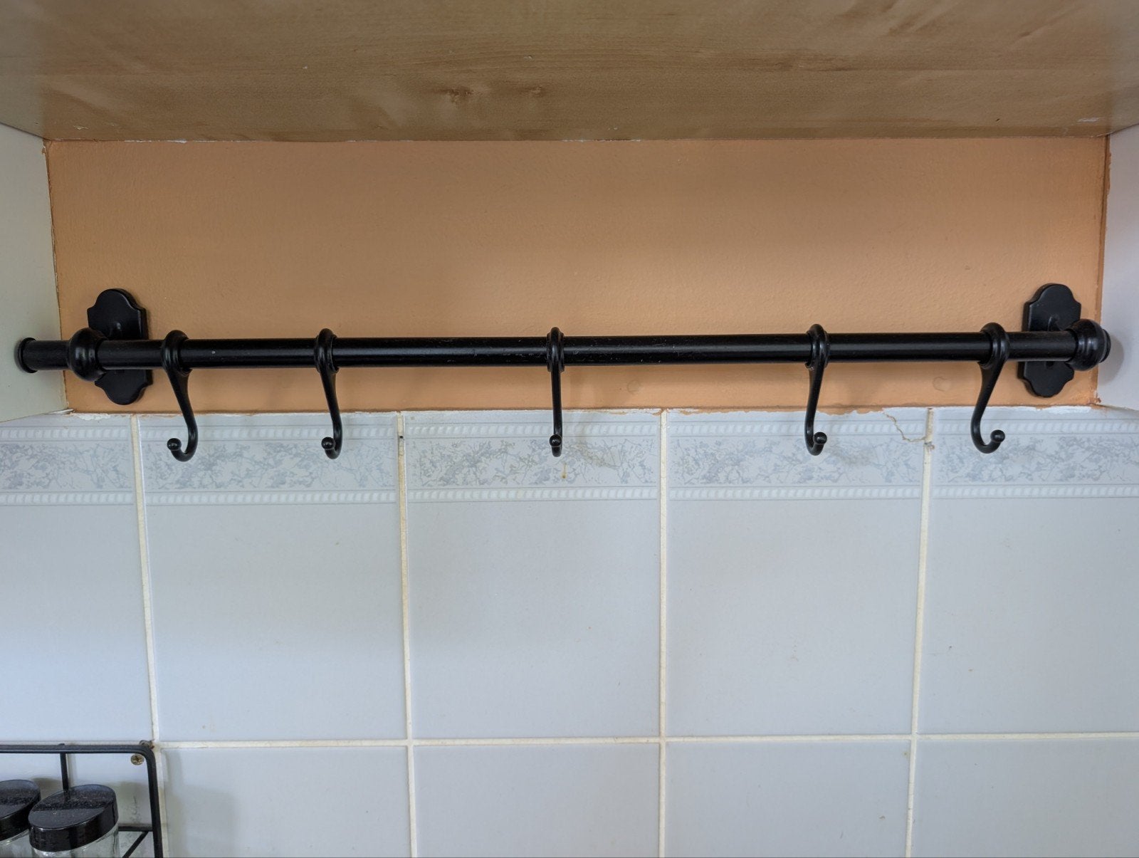 Zwart metalen keukenrek met haken, Ophalen of Verzenden, Zwart, Metaal, Overige merken