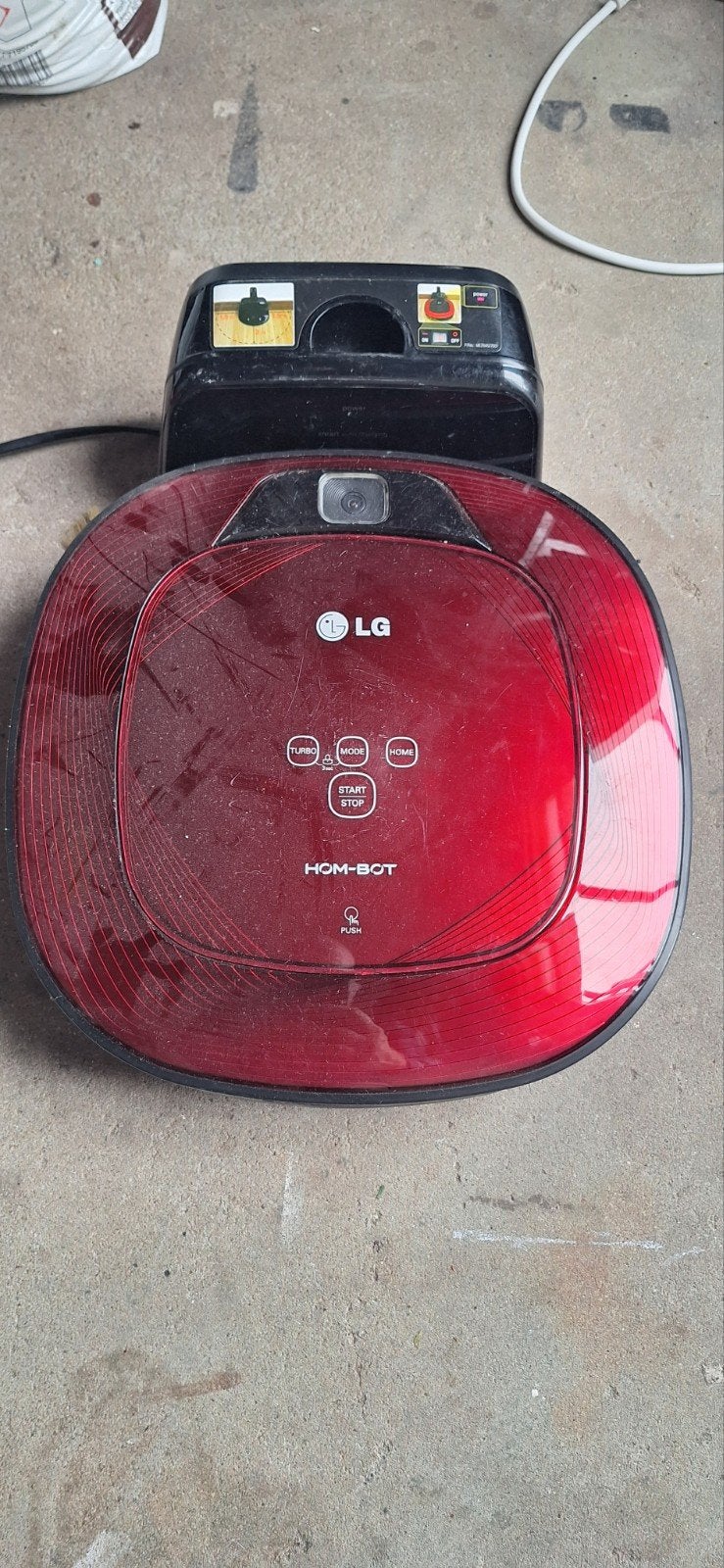 LG HOM-BOT Robotstofzuiger - Rood, Ophalen, Geschikt voor harde vloeren, Gebruikt, Robotstofzuiger