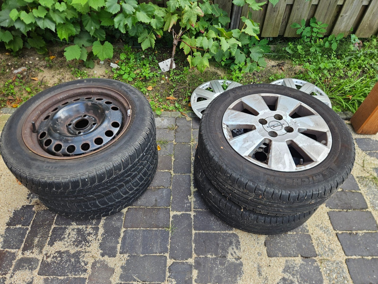 4x 185/60 R15 winter pirell/michelin met velg, 15 inch, Band(en), Zomerbanden, 185 mm