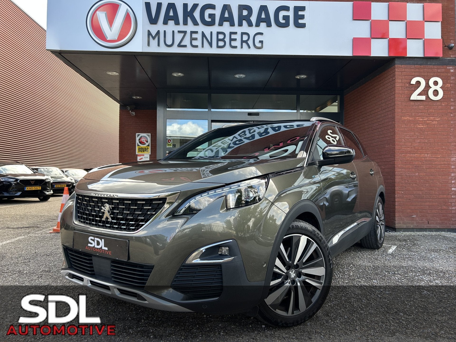 Peugeot 3008 1.6 HYbrid 225 GT- Line // FULL LED // NAVI + C, Gebruikt, Zwart, 4 cilinders, Leder en Stof