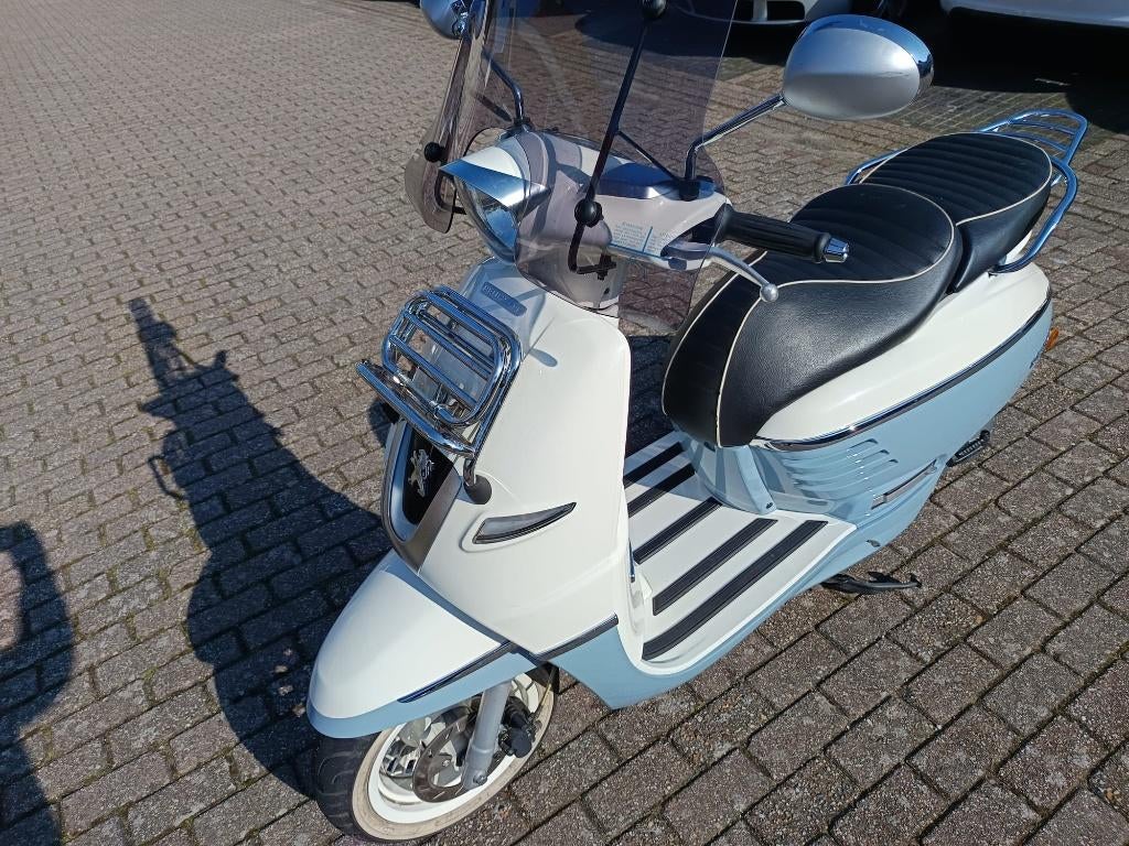 bijna krasloze peugeot django uit 2017 te koop, Ophalen, Overige modellen, Maximaal 45 km/u, 49 cc
