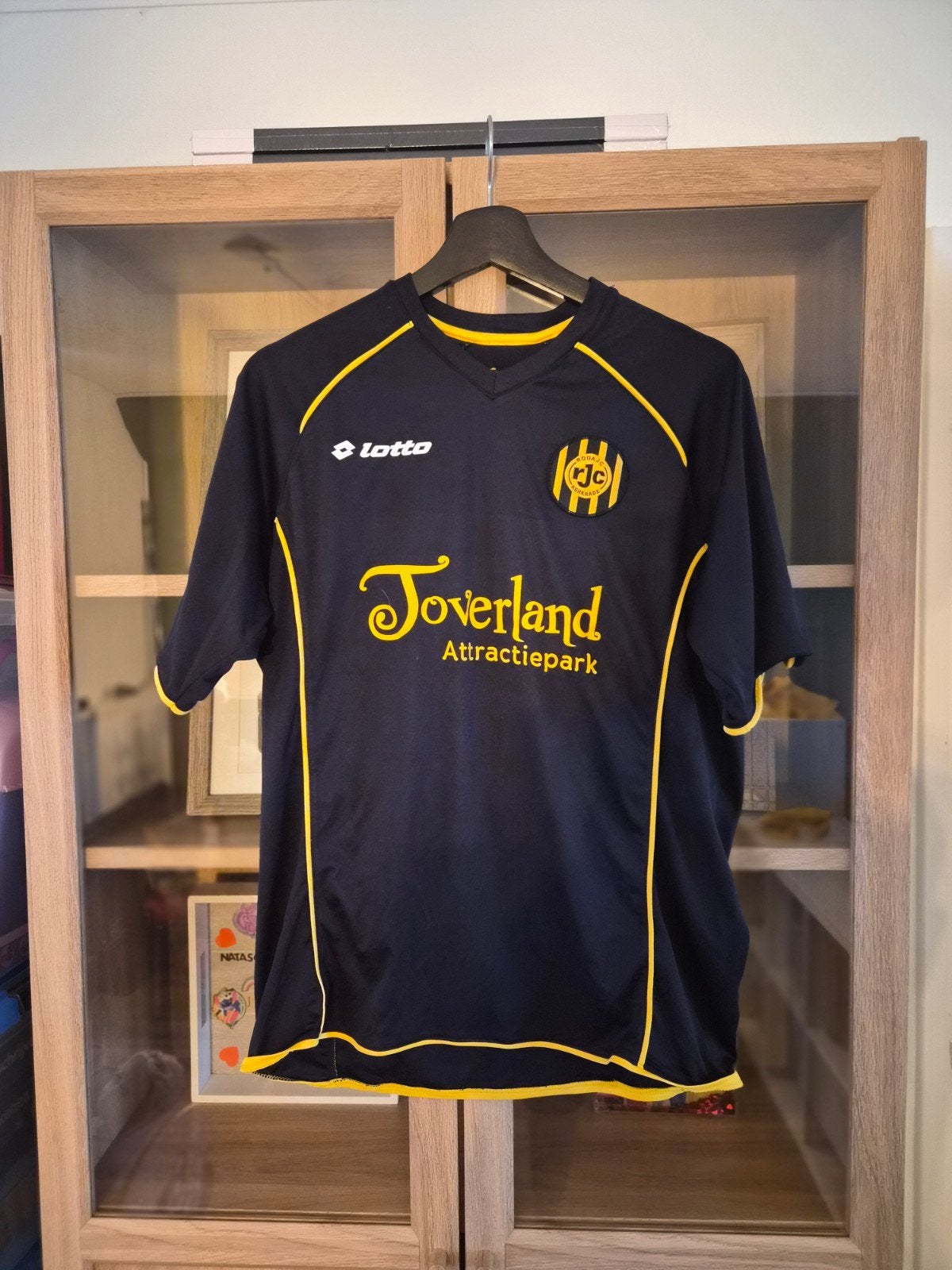 Uniek gesigneerd Roda JC shirt van Mark-Jan Fledderus, Lotto, Zwart, Overige maten, Ophalen of Verzenden