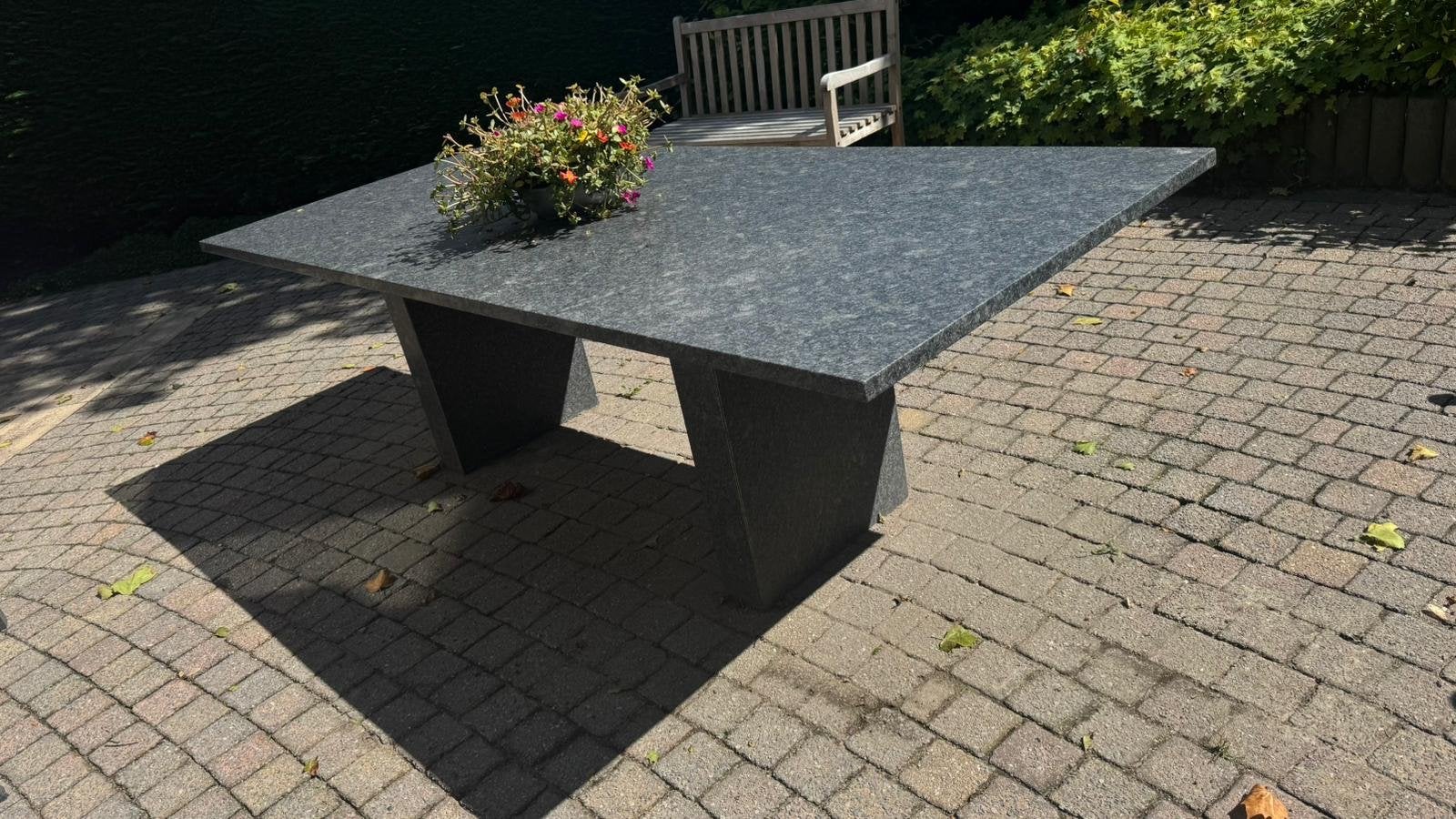 Robuuste granieten tuintafel 240x100, Tuin en Terras, Ophalen, Gebruikt, Rechthoekig, Overige materialen
