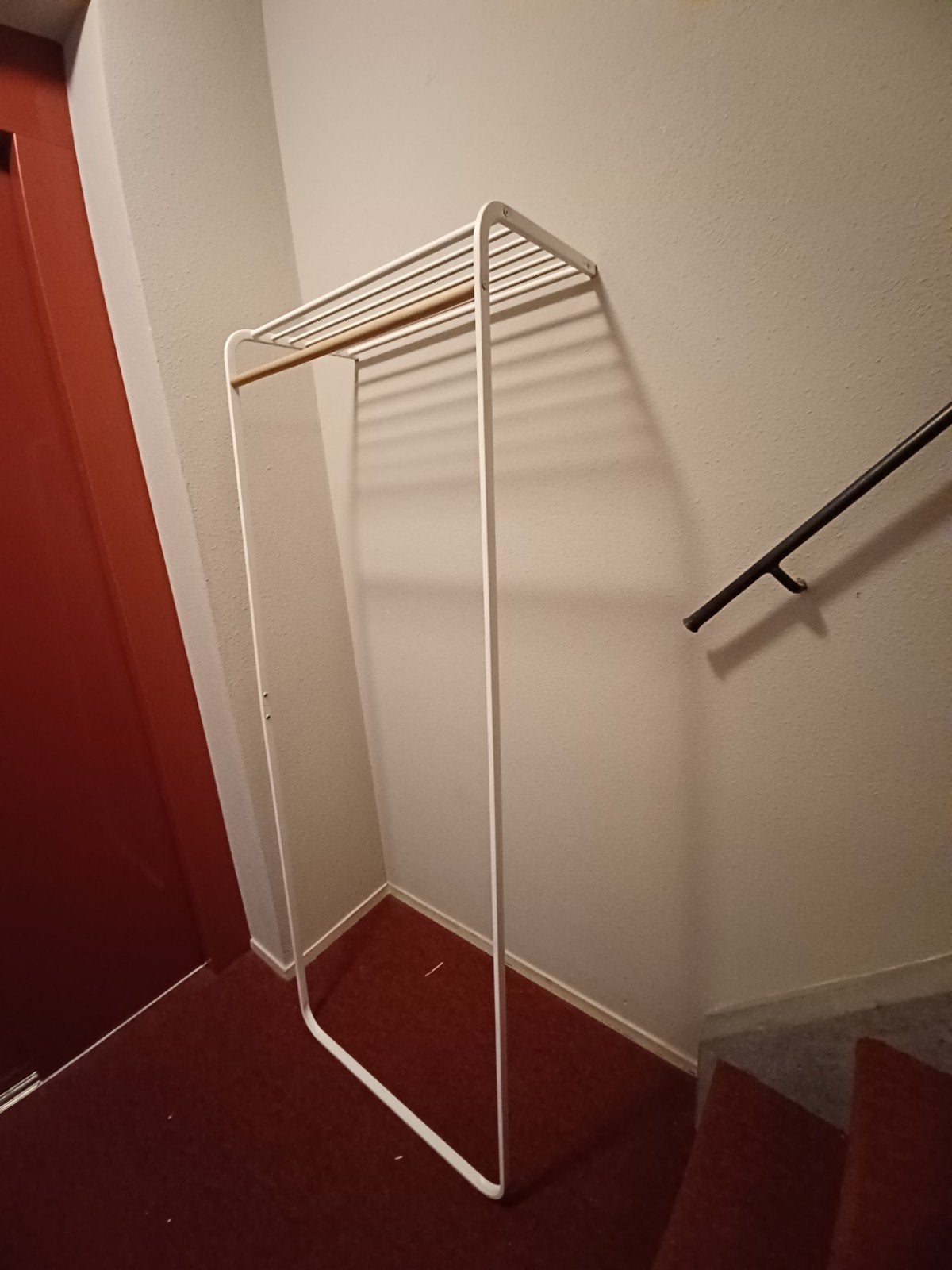 White Yamazaki Home leaning clothing rack with shelf, Ophalen, Gebruikt