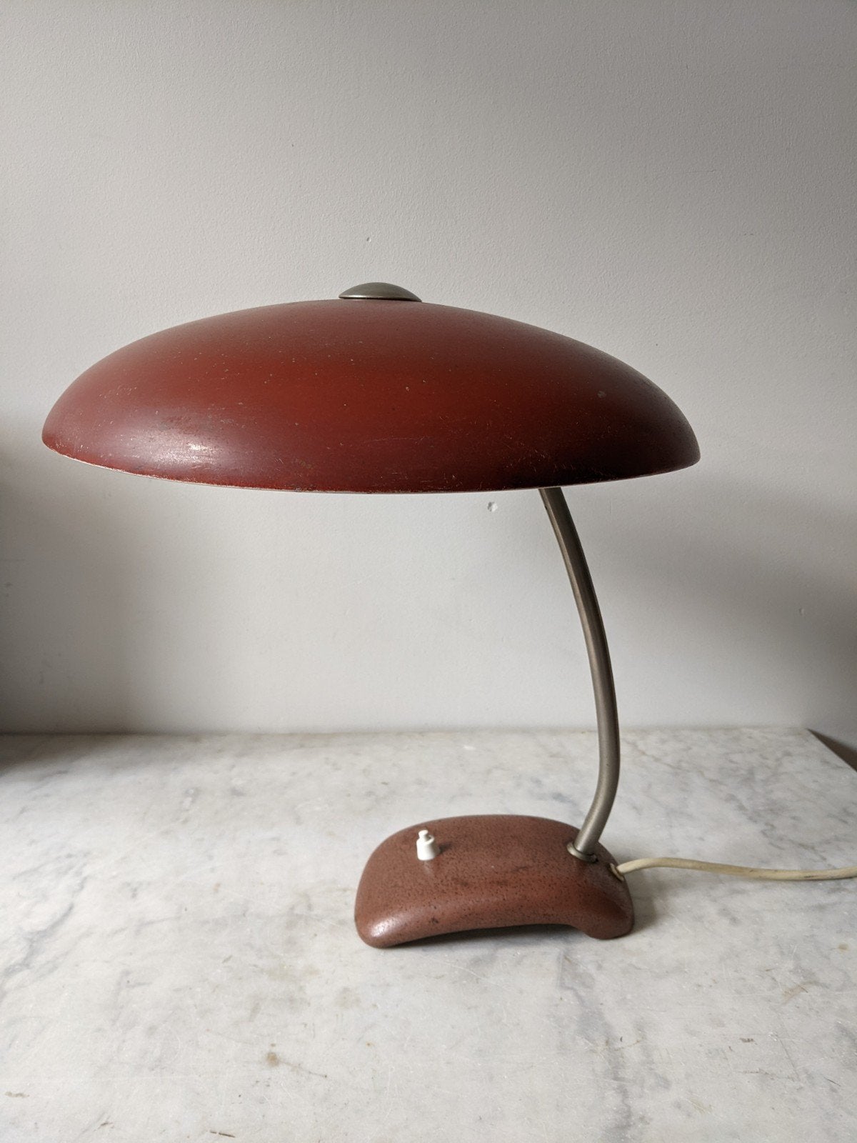 Vintage Bauhaus bureaulamp - roodbruin, Antiek en Kunst, Antiek | Lampen, Ophalen of Verzenden
