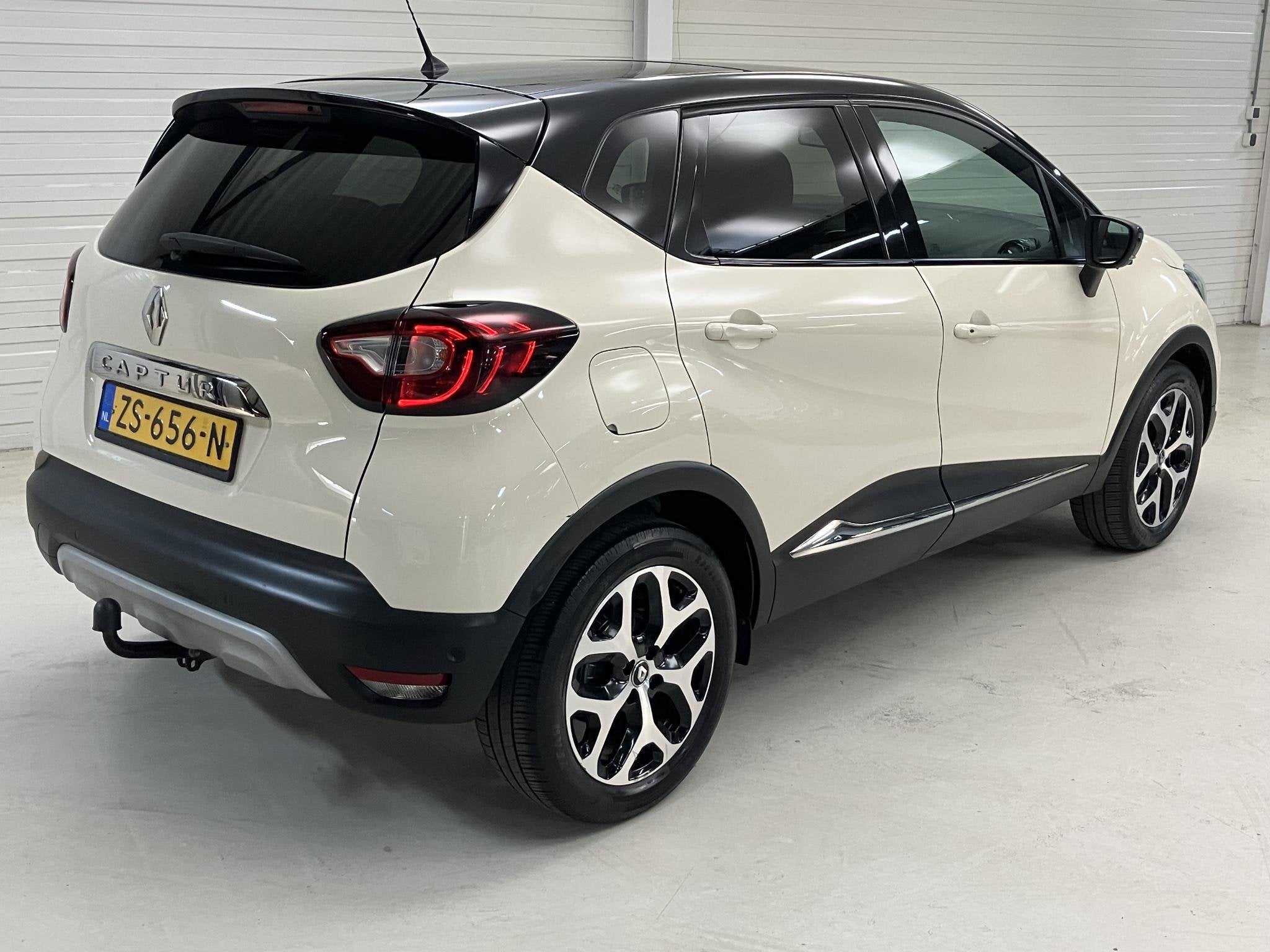 Renault Captur 1.3 TCe Intens / Eerste Eigenaar / Panoramada, Auto's, Stof, Gebruikt, Euro 6, 4 cilinders