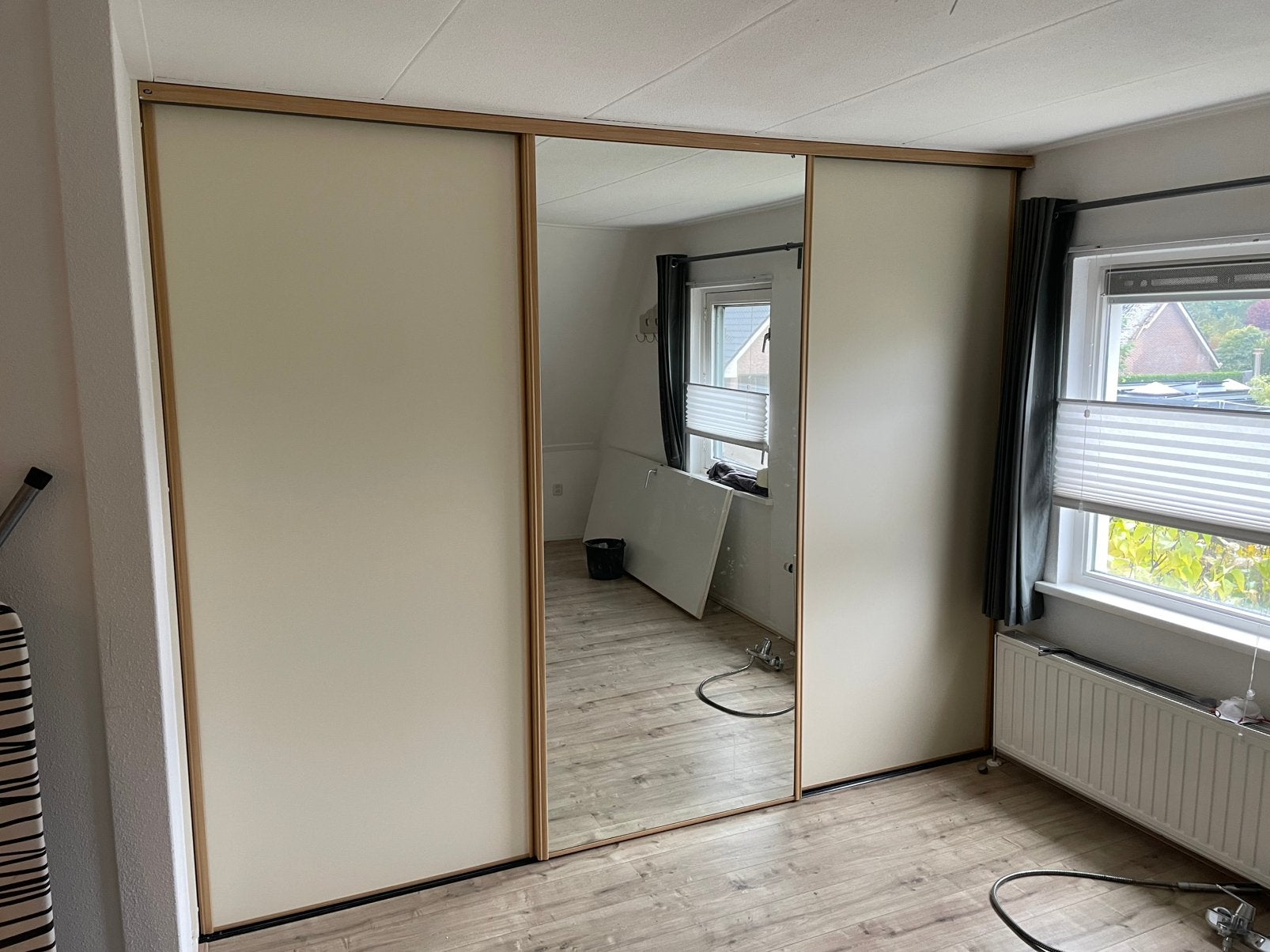Inbouwkast met drie schuifdeuren tegen elk aannemlijk bod, Ophalen, Gebruikt, 200 cm of meer, 200 cm of meer