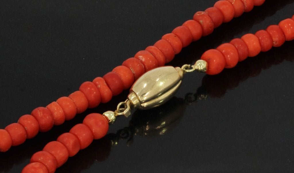 Bloedkoraal antieke ketting kaasjes 14k slot goud dame fraai, Ophalen of Verzenden, Goud, Ketting, Met edelsteen