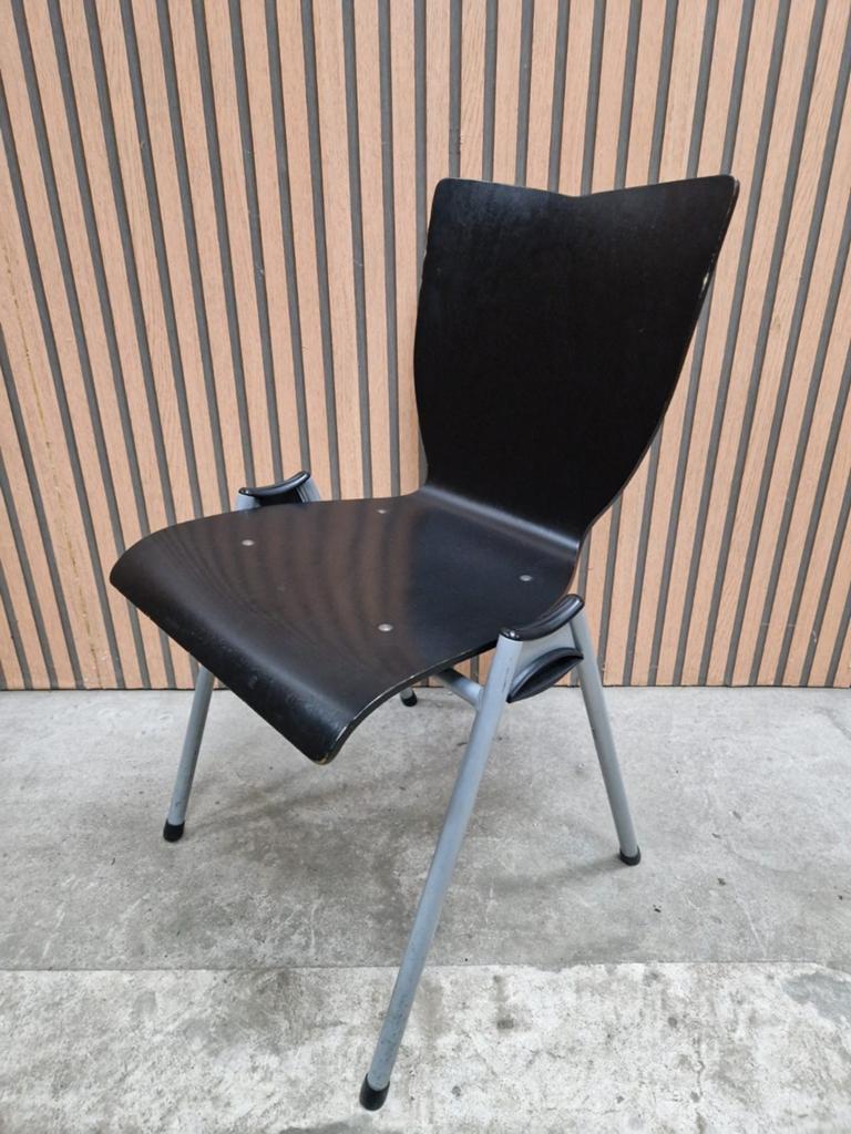 51 x Vepa schoolstoelen zwart hout kantine horeca stoelen, Huis en Inrichting, Stoelen, Zwart, Ophalen of Verzenden, Zo goed als nieuw