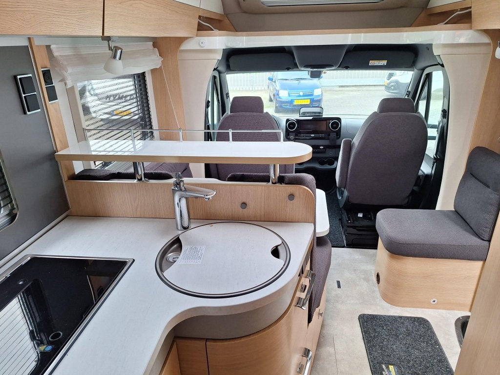 Hymer B-MC T600 BLACKLINE 2025+LEVEL FULL OPTIONS NIEUWSTAAT, Chemisch toilet, ESP-stabiliteitscontrole, Ringverwarming, Bedrijf