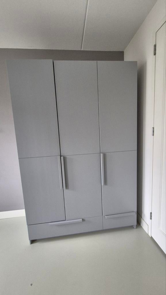 Ruime stoere kledingkast, 100 tot 150 cm, 200 cm of meer, Zo goed als nieuw, Modern, Stoer