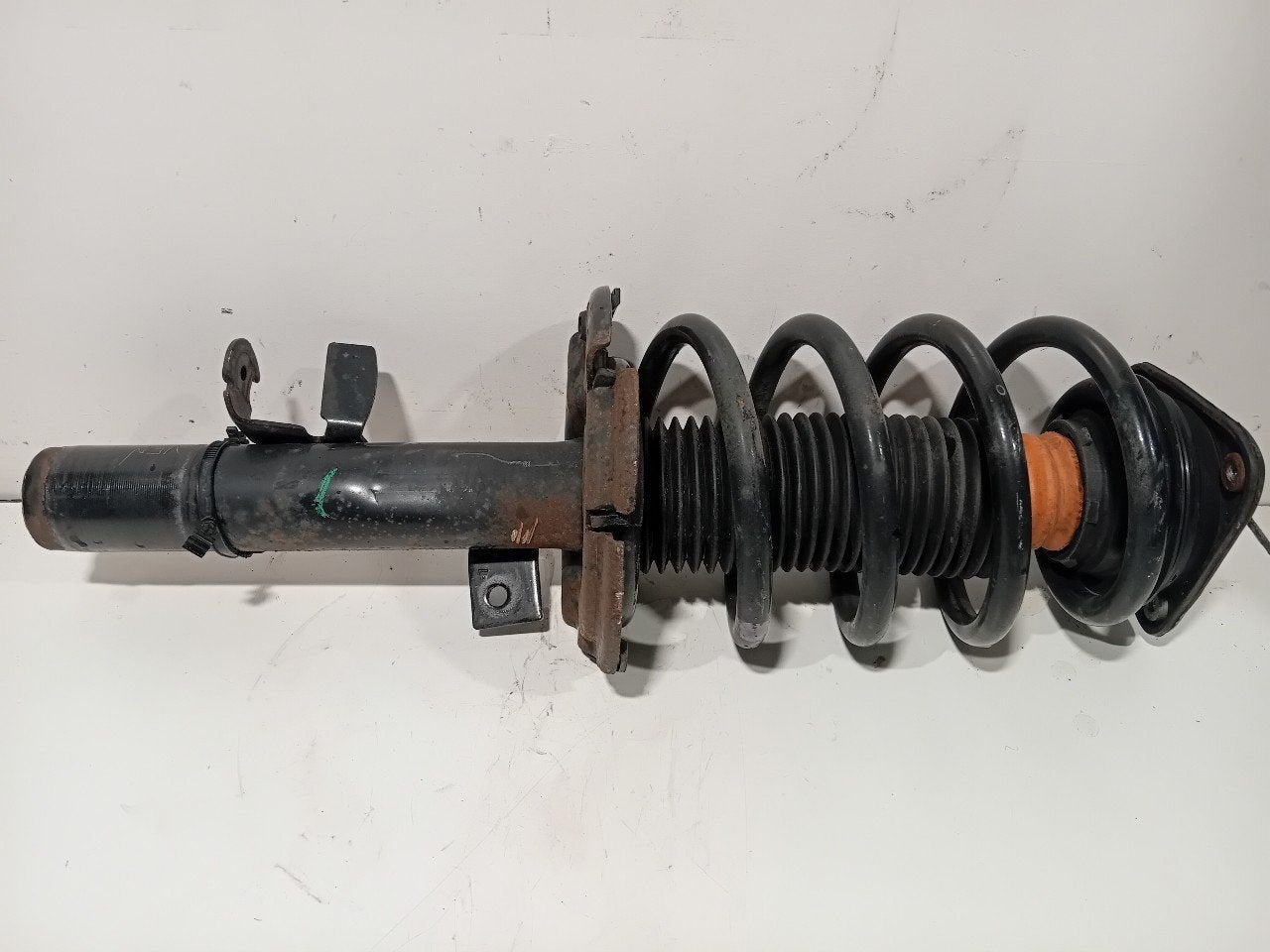 Veerpoot links voor Ford Transit Connect, Onderdelen@venauto.nl, Van der Ven Autorecycling B.V., Gebruikt, Ettenseweg 76, 4706 PB Roosendaal, The Netherlands