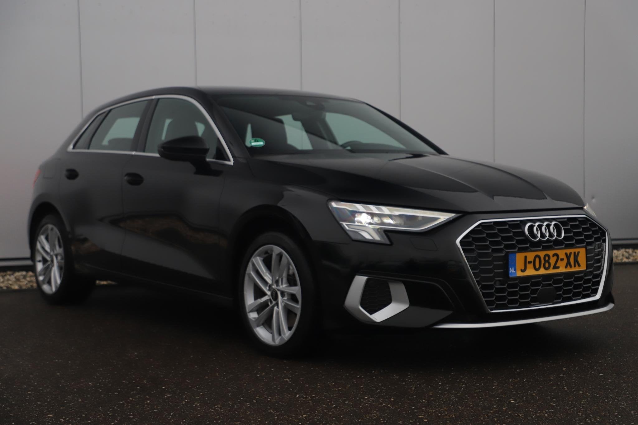 Audi A3 Sportback 30 TFSI Advanced edition Automaat Leder Sp, Auto's, Audi, Gebruikt, Met garantie (alle), Zwart, Bedrijf