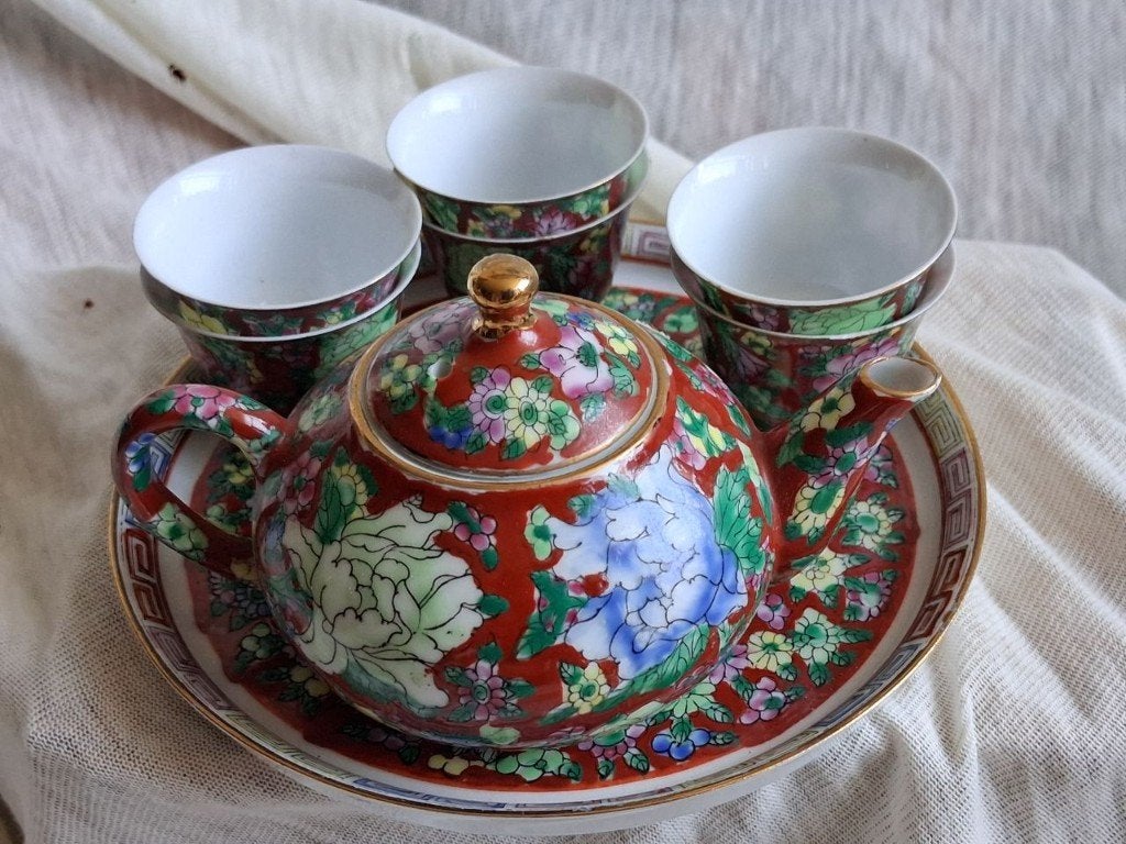 Chinees mini famille rose kop en theepotje met schotel, Ophalen of Verzenden